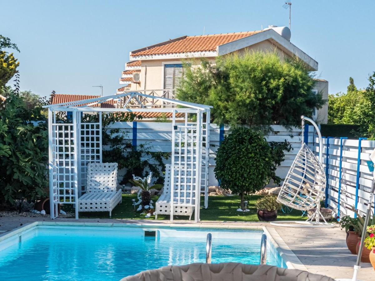 Greek Island Style 2 Bedroom Villa With Pool Next To The Sea ラルナカ エクステリア 写真