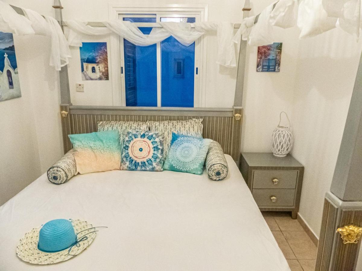 Greek Island Style 2 Bedroom Villa With Pool Next To The Sea ラルナカ エクステリア 写真