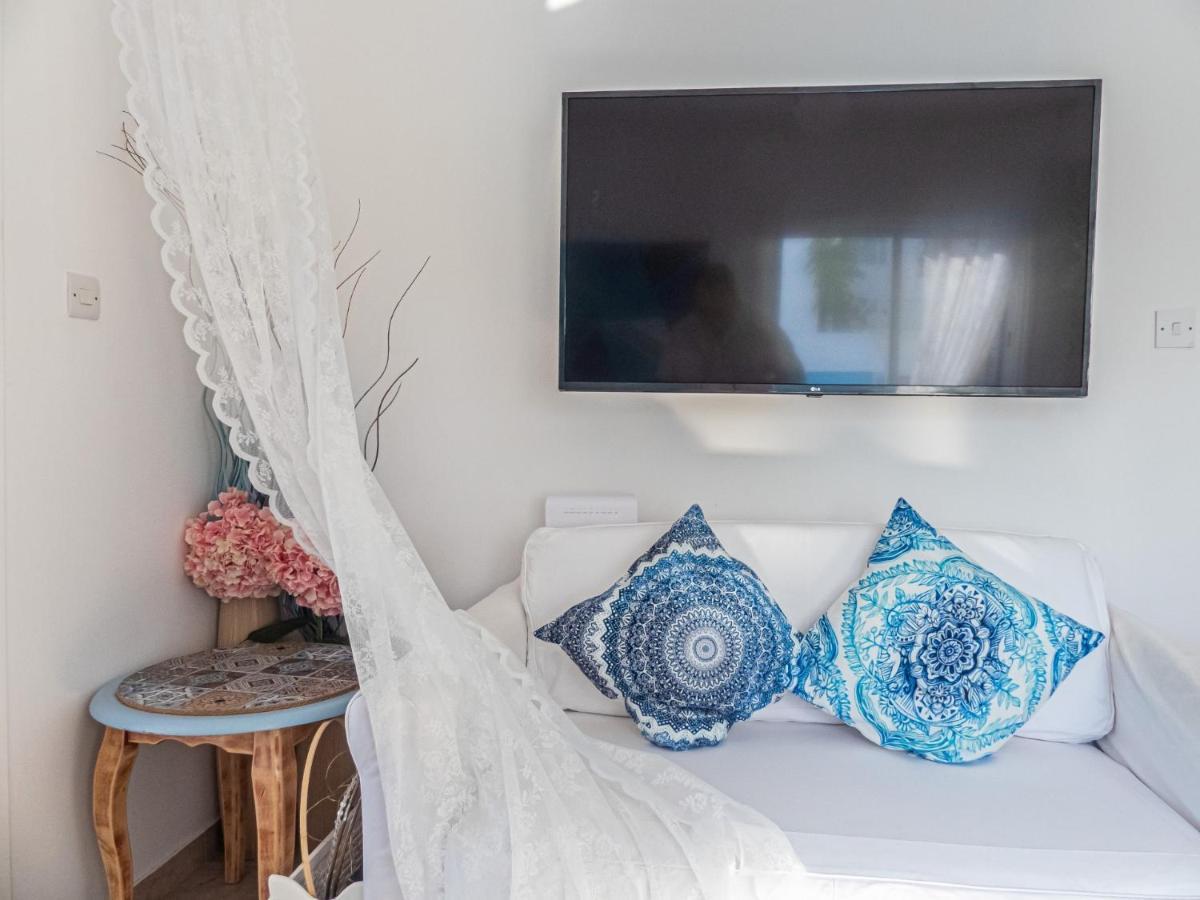 Greek Island Style 2 Bedroom Villa With Pool Next To The Sea ラルナカ エクステリア 写真