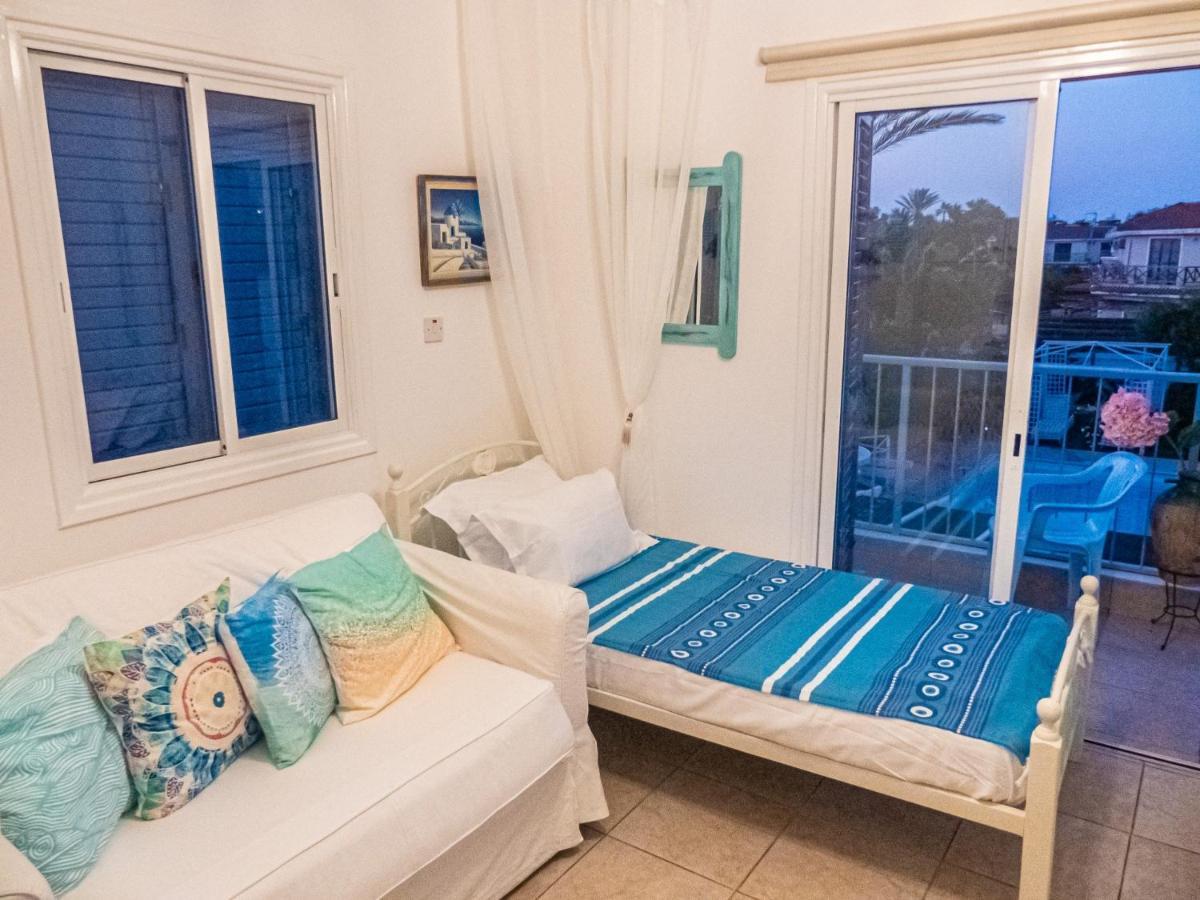 Greek Island Style 2 Bedroom Villa With Pool Next To The Sea ラルナカ エクステリア 写真