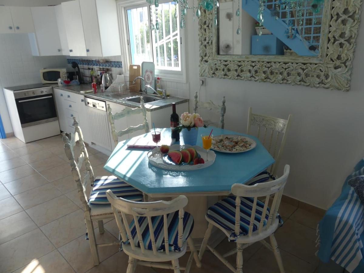 Greek Island Style 2 Bedroom Villa With Pool Next To The Sea ラルナカ エクステリア 写真