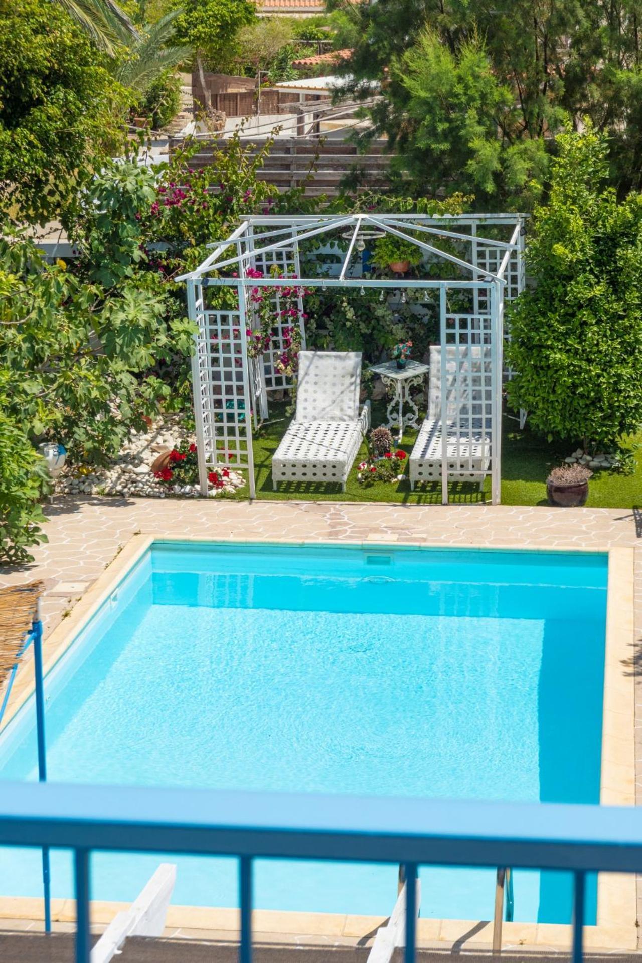 Greek Island Style 2 Bedroom Villa With Pool Next To The Sea ラルナカ エクステリア 写真